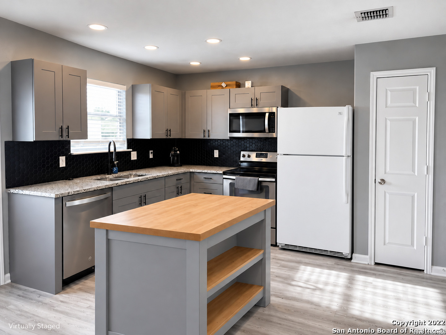 5923 FOX CYN, San Antonio, TX 78252