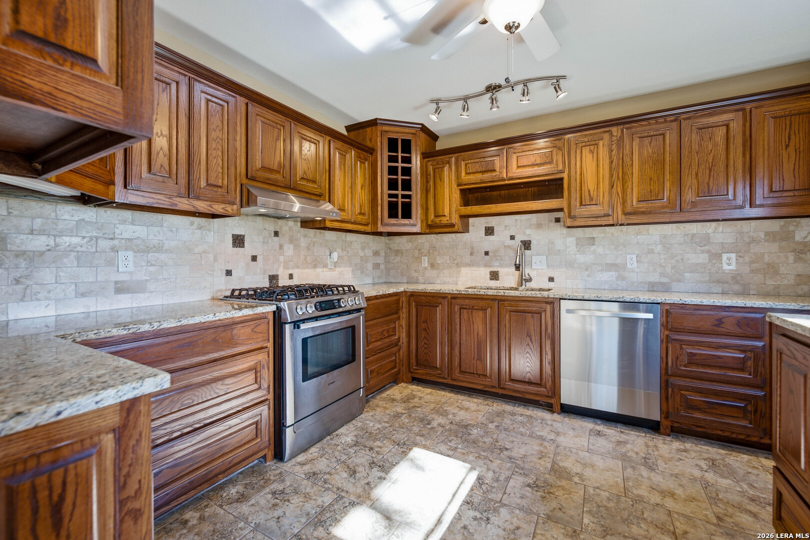 377 Us Highway 181 S, Floresville, TX 78114