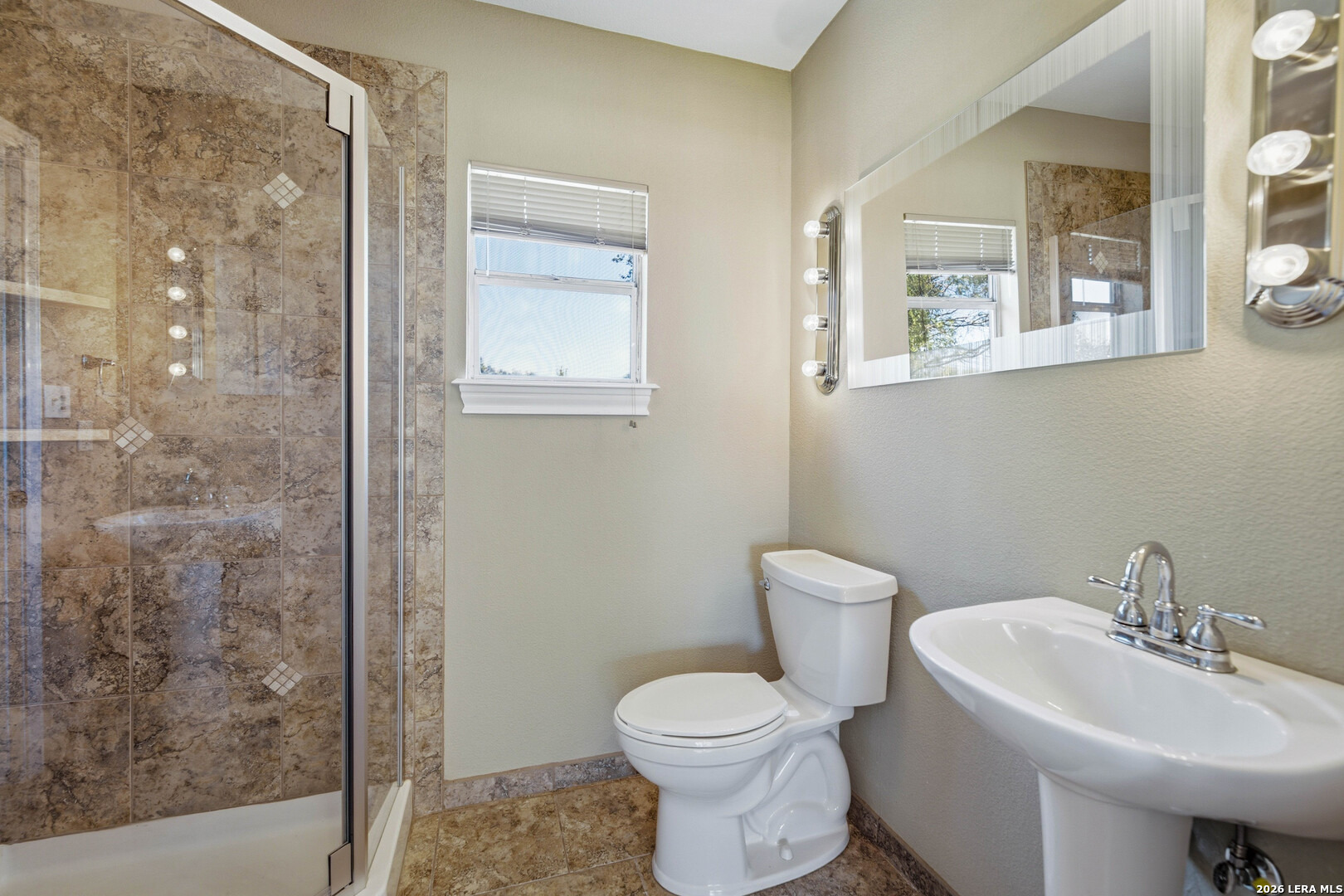 377 Us Highway 181 S, Floresville, TX 78114