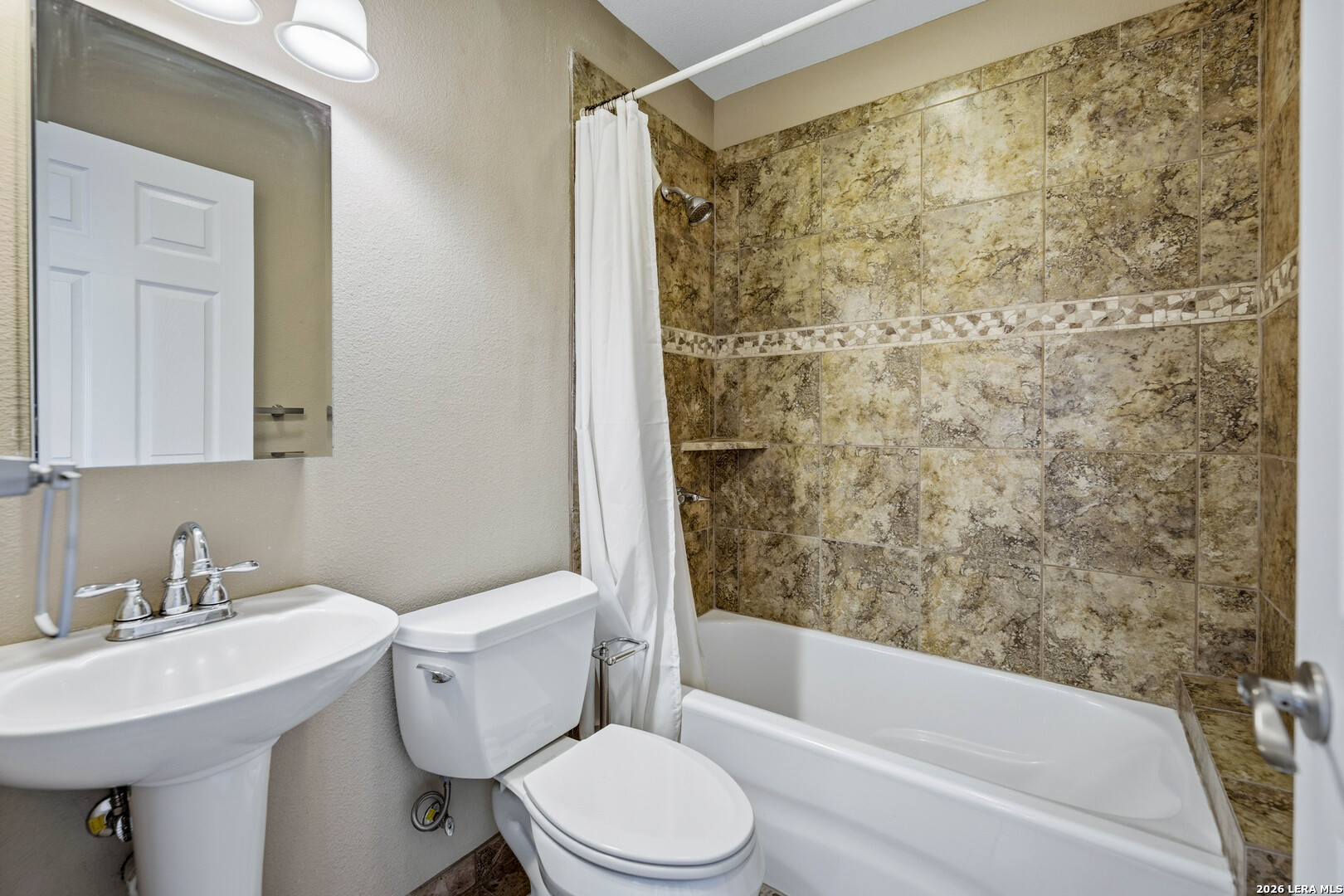 377 Us Highway 181 S, Floresville, TX 78114