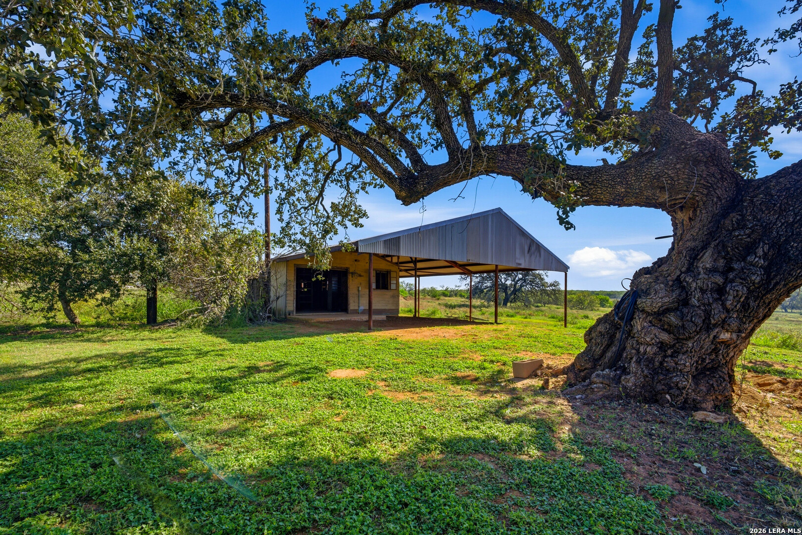 377 Us Highway 181 S, Floresville, TX 78114