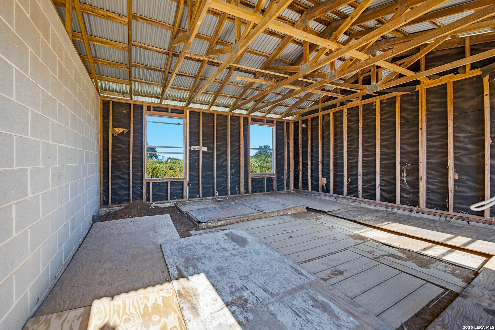 377 Us Highway 181 S, Floresville, TX 78114