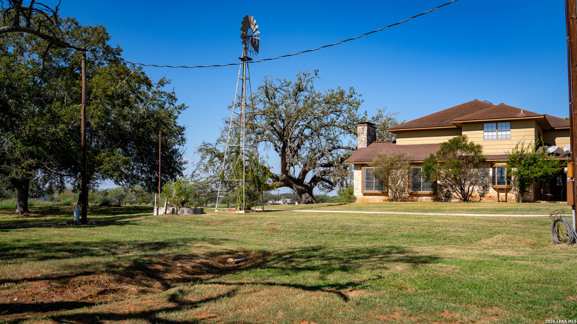 377 Us Highway 181 S, Floresville, TX 78114