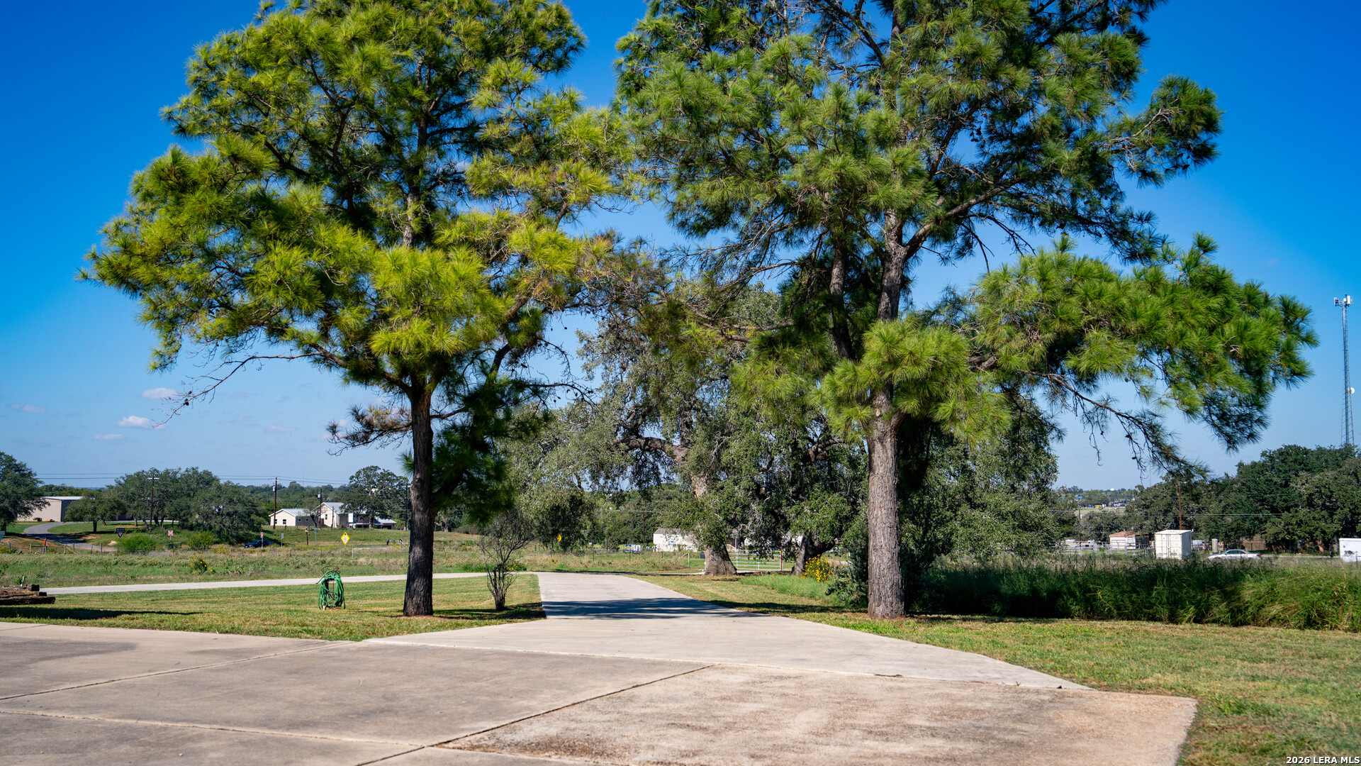 377 Us Highway 181 S, Floresville, TX 78114