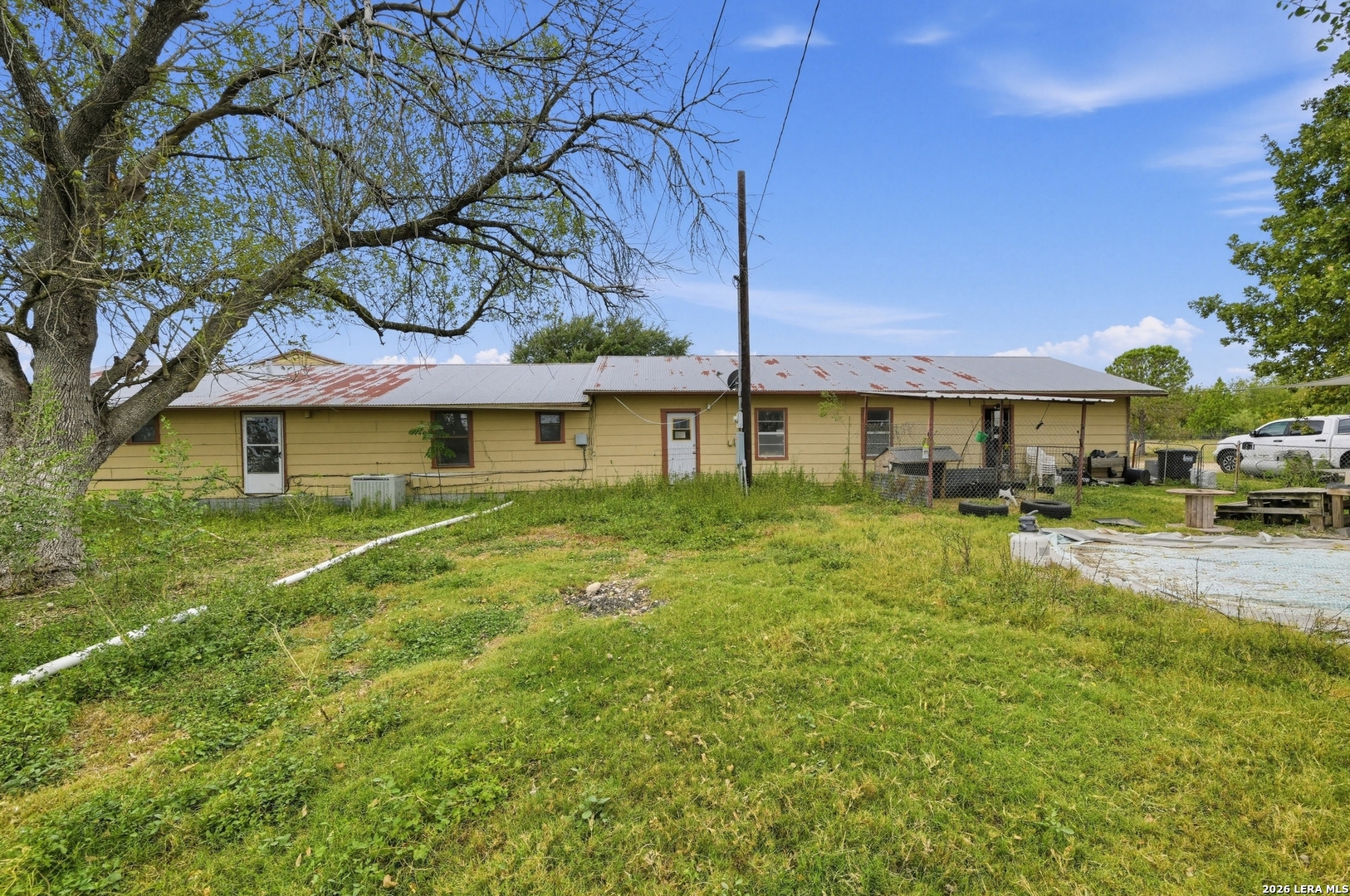 1021 Marion, Marion, TX 78124