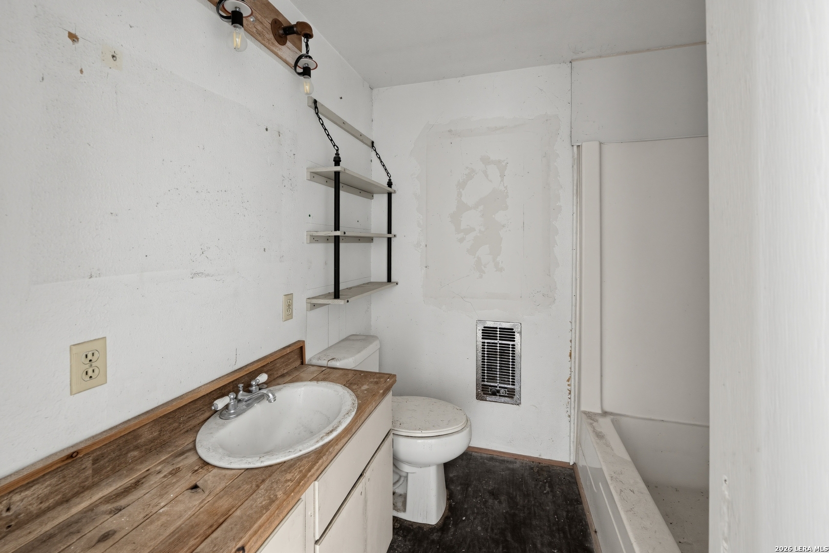 1021 Marion, Marion, TX 78124