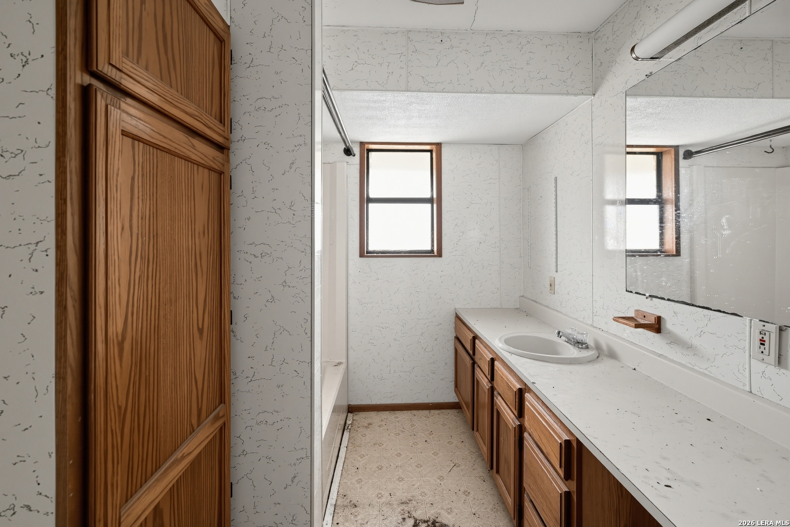 1021 Marion, Marion, TX 78124