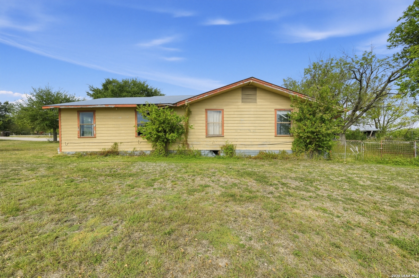 1021 Marion, Marion, TX 78124