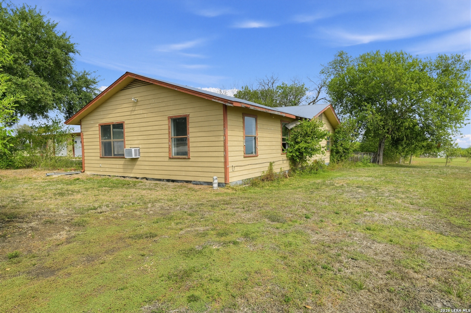 1021 Marion, Marion, TX 78124