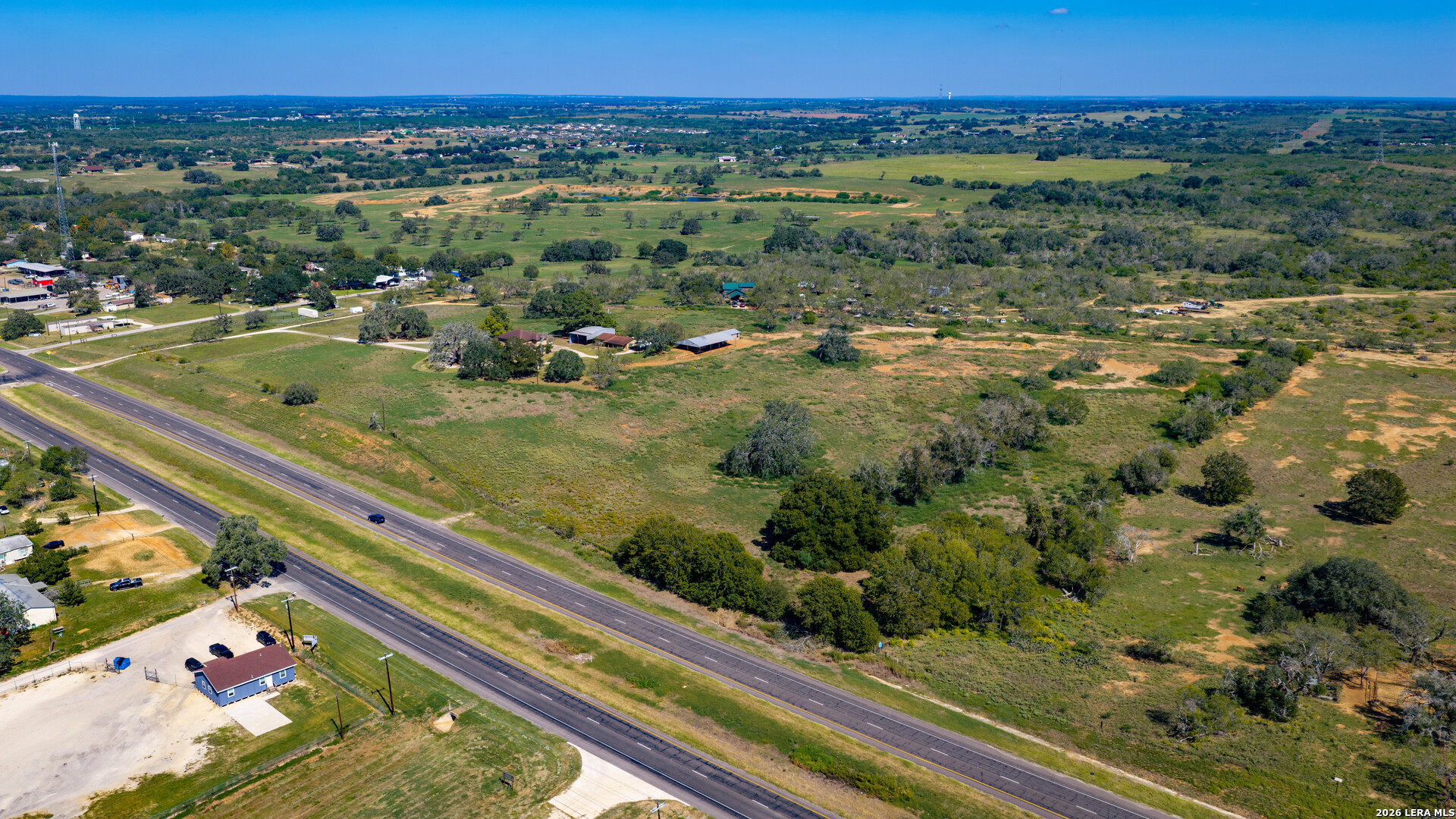 377 Us Highway 181 S, Floresville, TX 78114