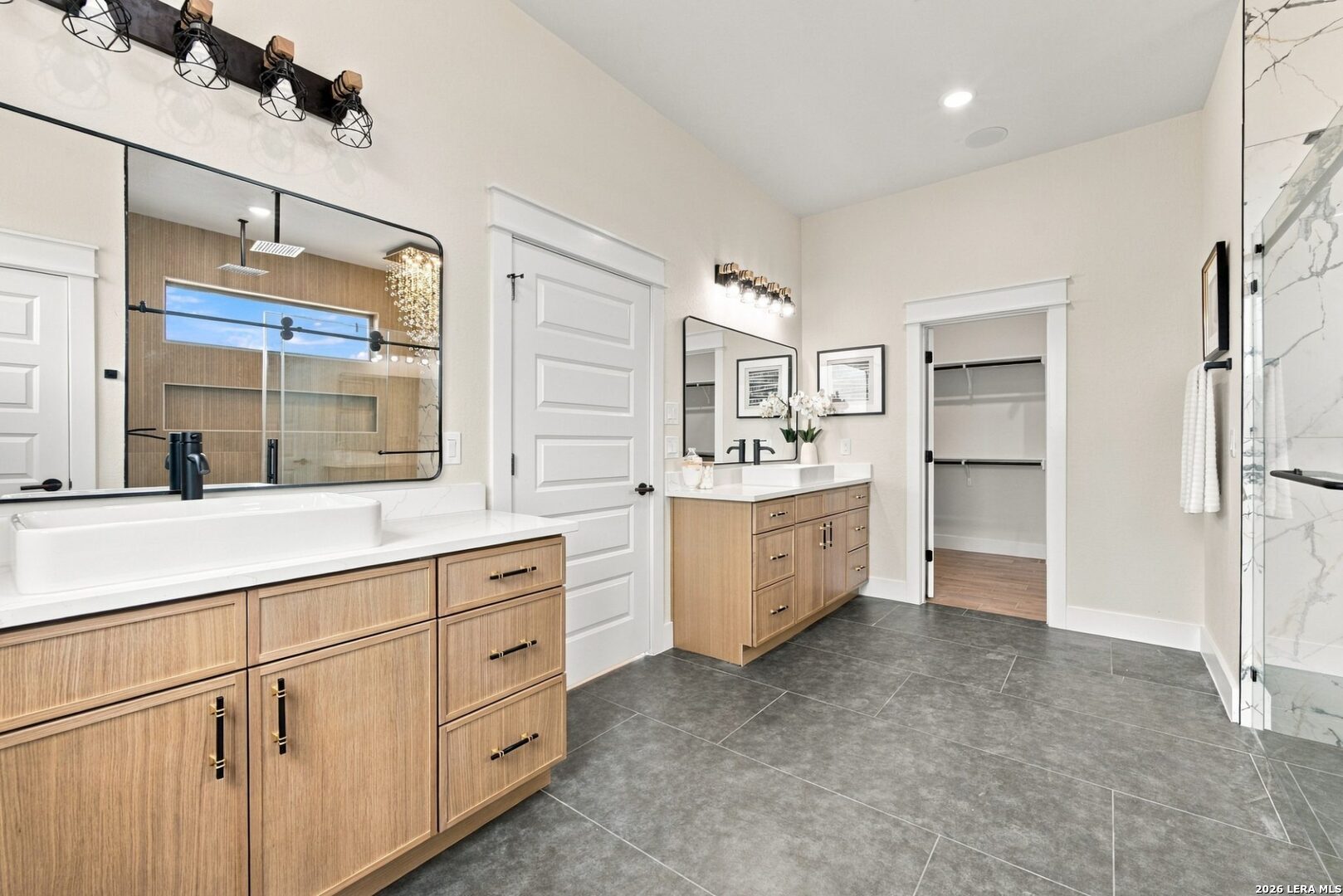 120 PIONEER DR, La Vernia, TX 78121