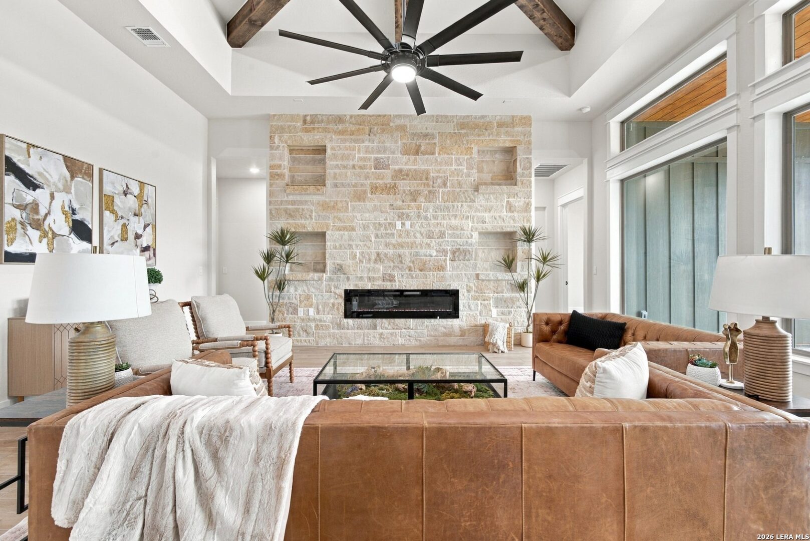 120 PIONEER DR, La Vernia, TX 78121