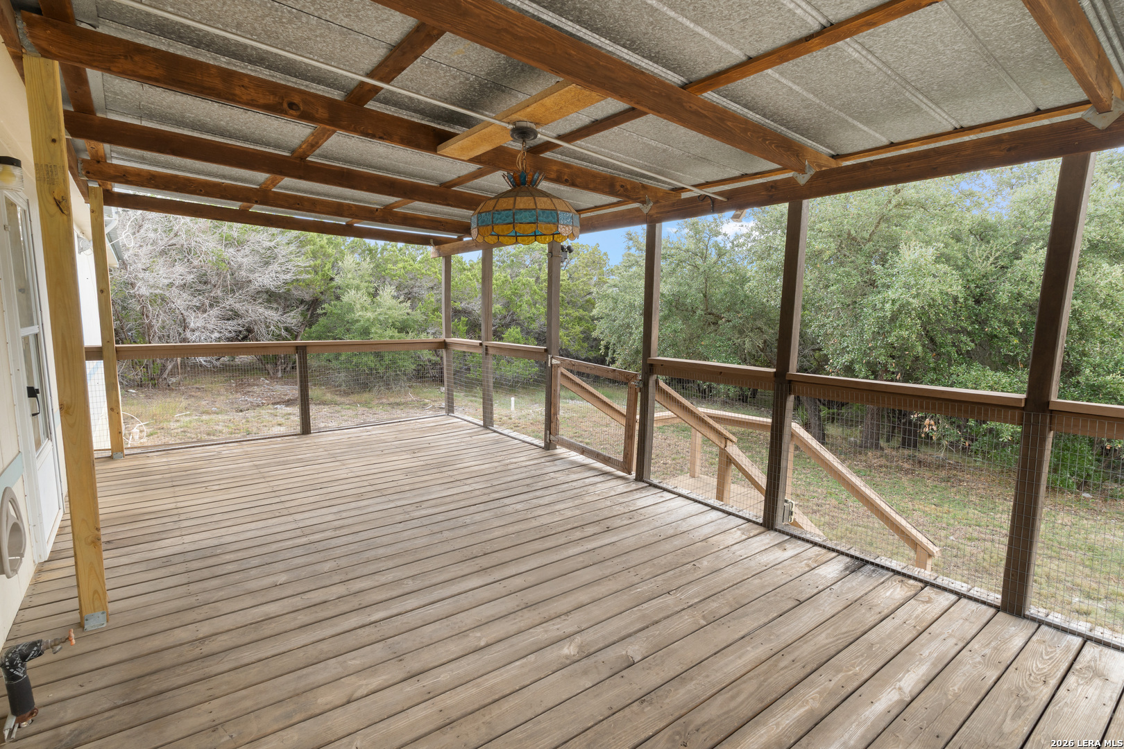 140 Lake Terrace Dr, Lakehills, TX 78063