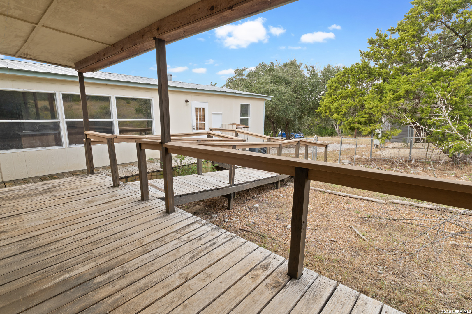 140 Lake Terrace Dr, Lakehills, TX 78063