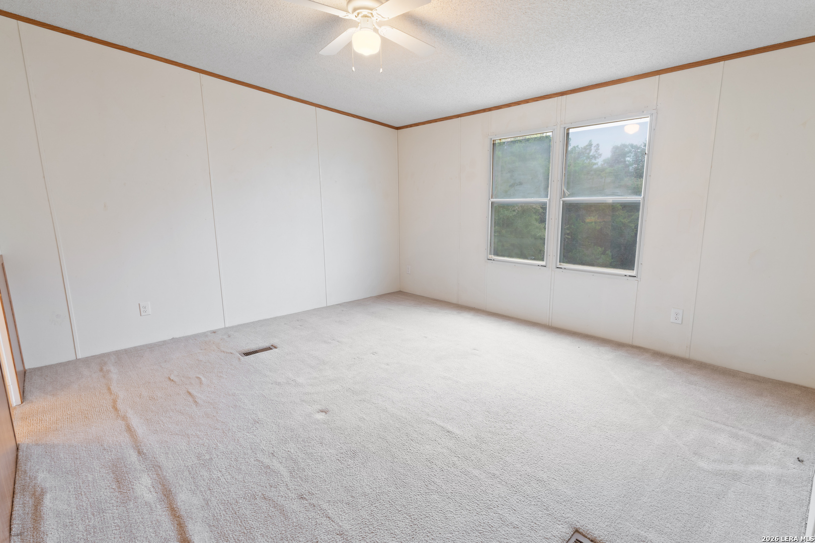 140 Lake Terrace Dr, Lakehills, TX 78063