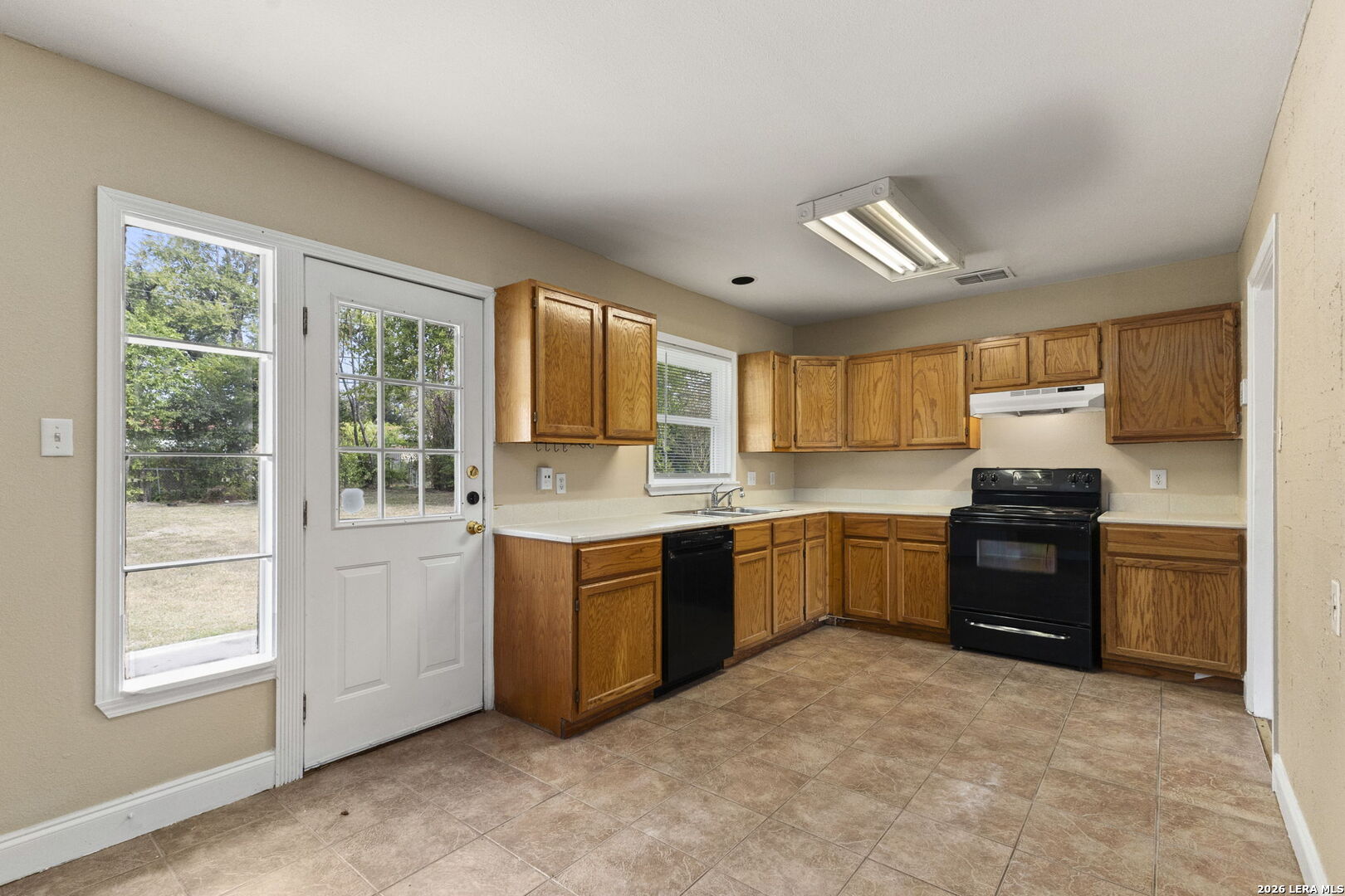 243 STOREYWOOD DR, San Antonio, TX 78213