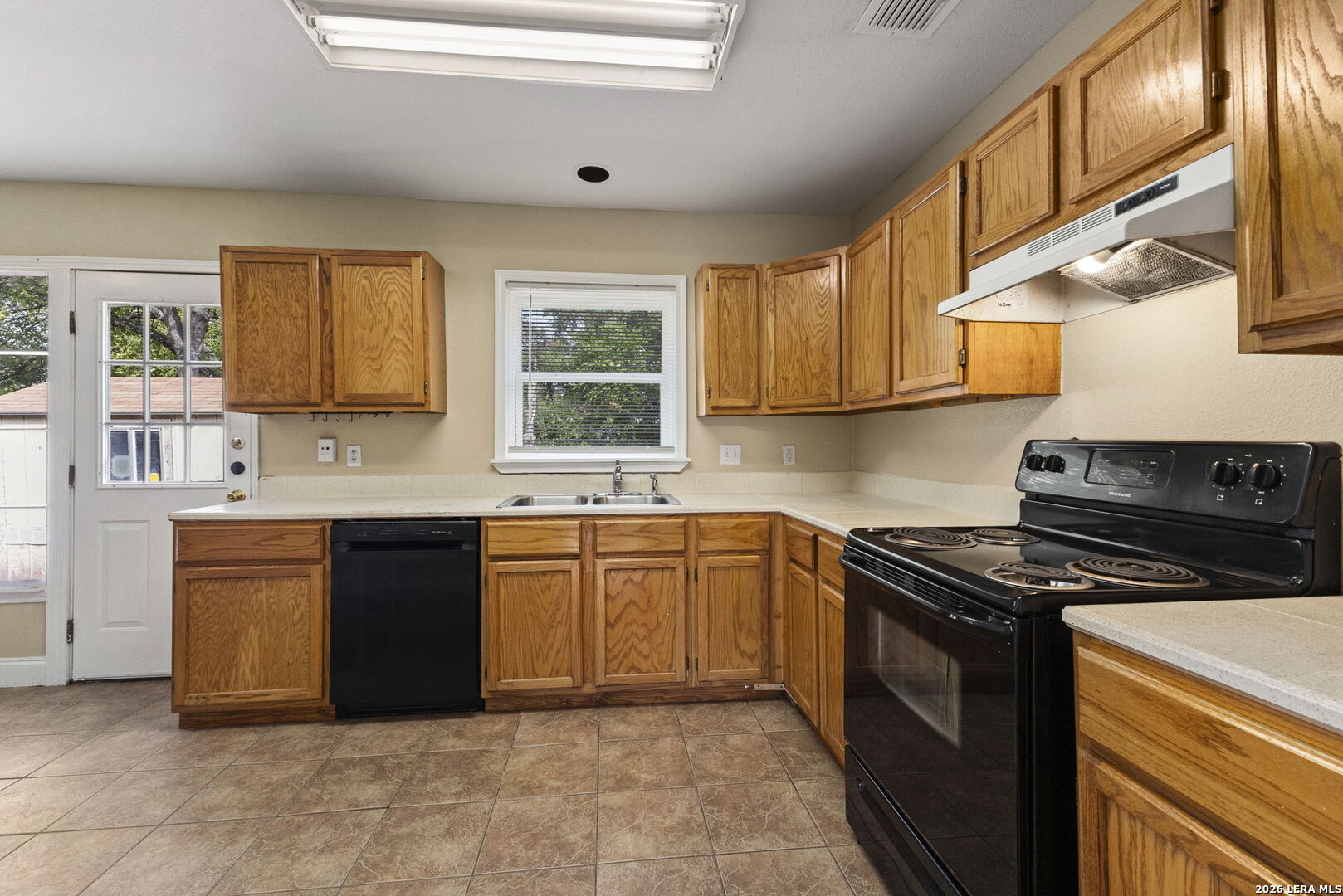 243 STOREYWOOD DR, San Antonio, TX 78213