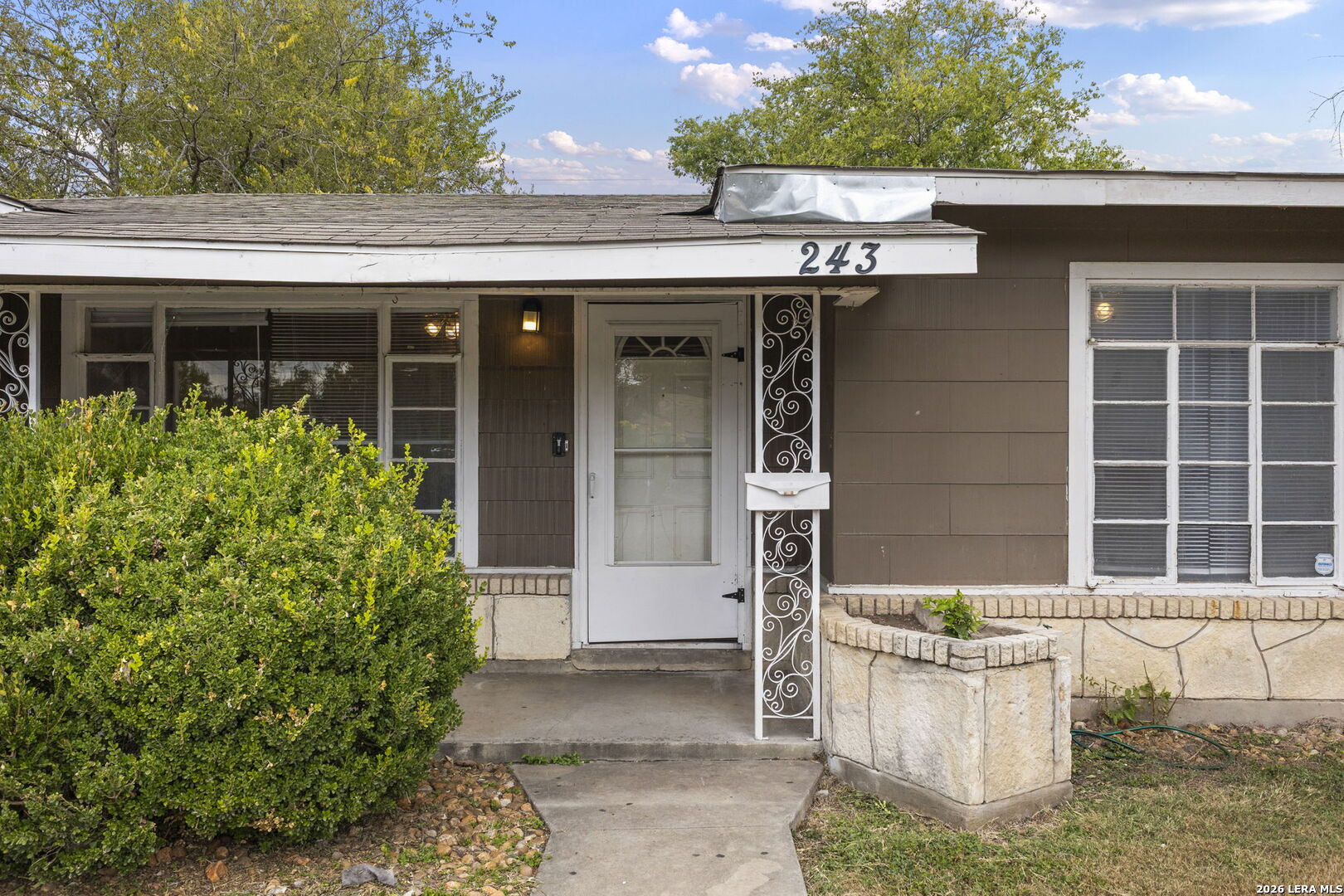 243 STOREYWOOD DR, San Antonio, TX 78213