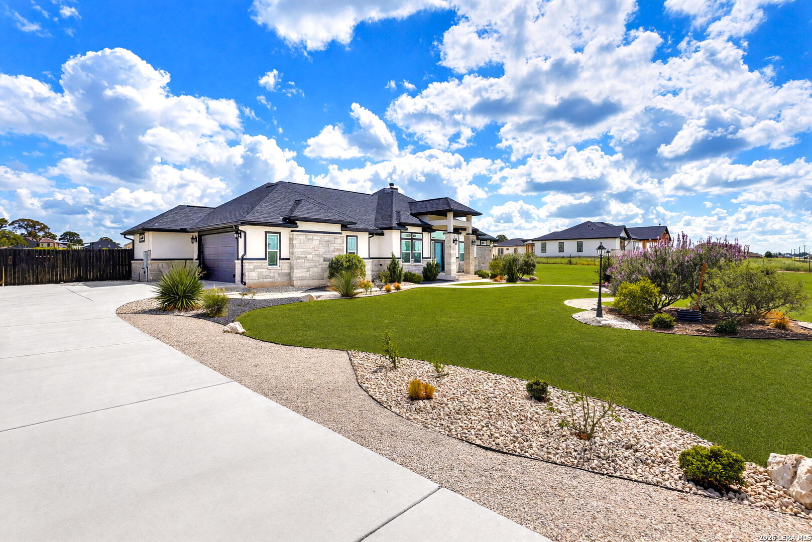 191 TRIPLE R DR, La Vernia, TX 78121