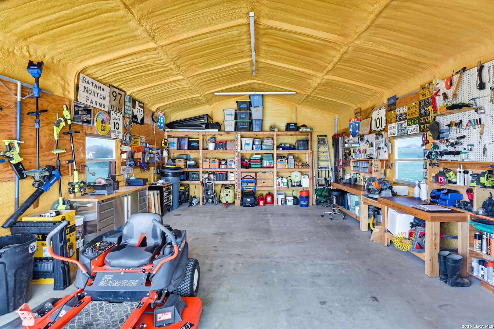 191 TRIPLE R DR, La Vernia, TX 78121