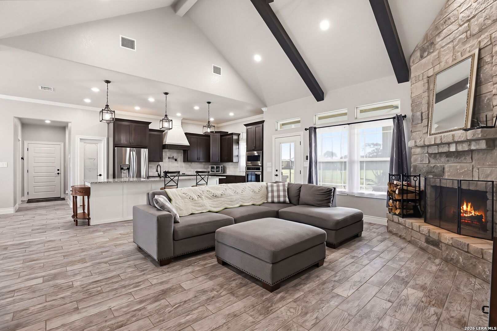 191 TRIPLE R DR, La Vernia, TX 78121