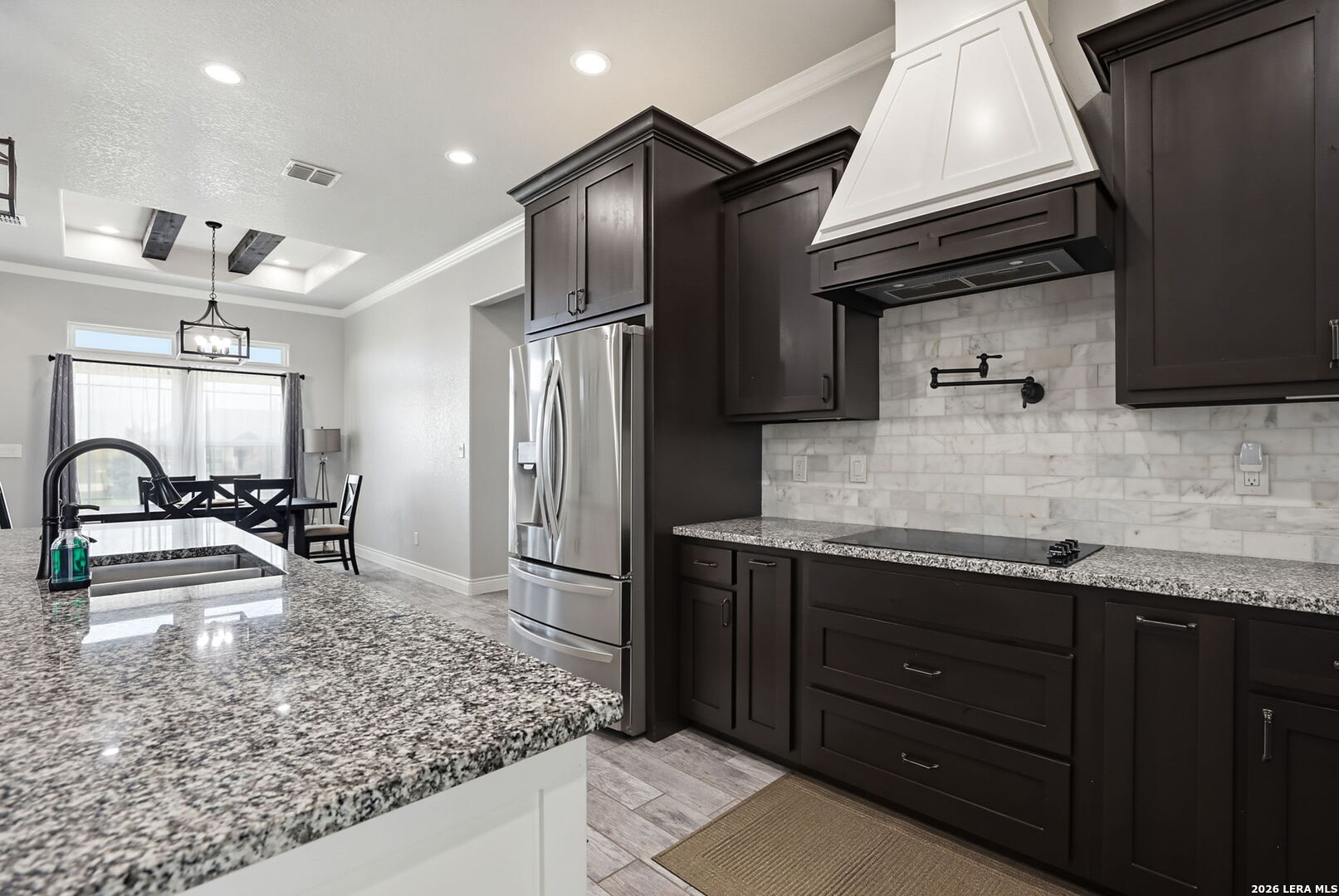 191 TRIPLE R DR, La Vernia, TX 78121
