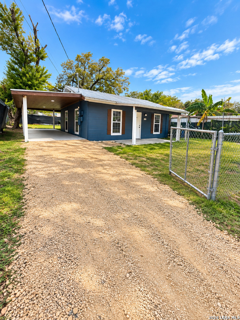Photo 2 of Single family home for sale at 529 N San Bernardo Ave, San Antonio, TX 78228 | MLS# 2027174 | Listing updated on 2026-10-30