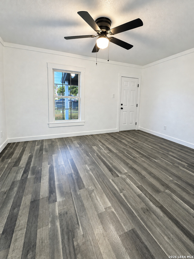 529 N SAN BERNARDO AVE, San Antonio, TX 78228