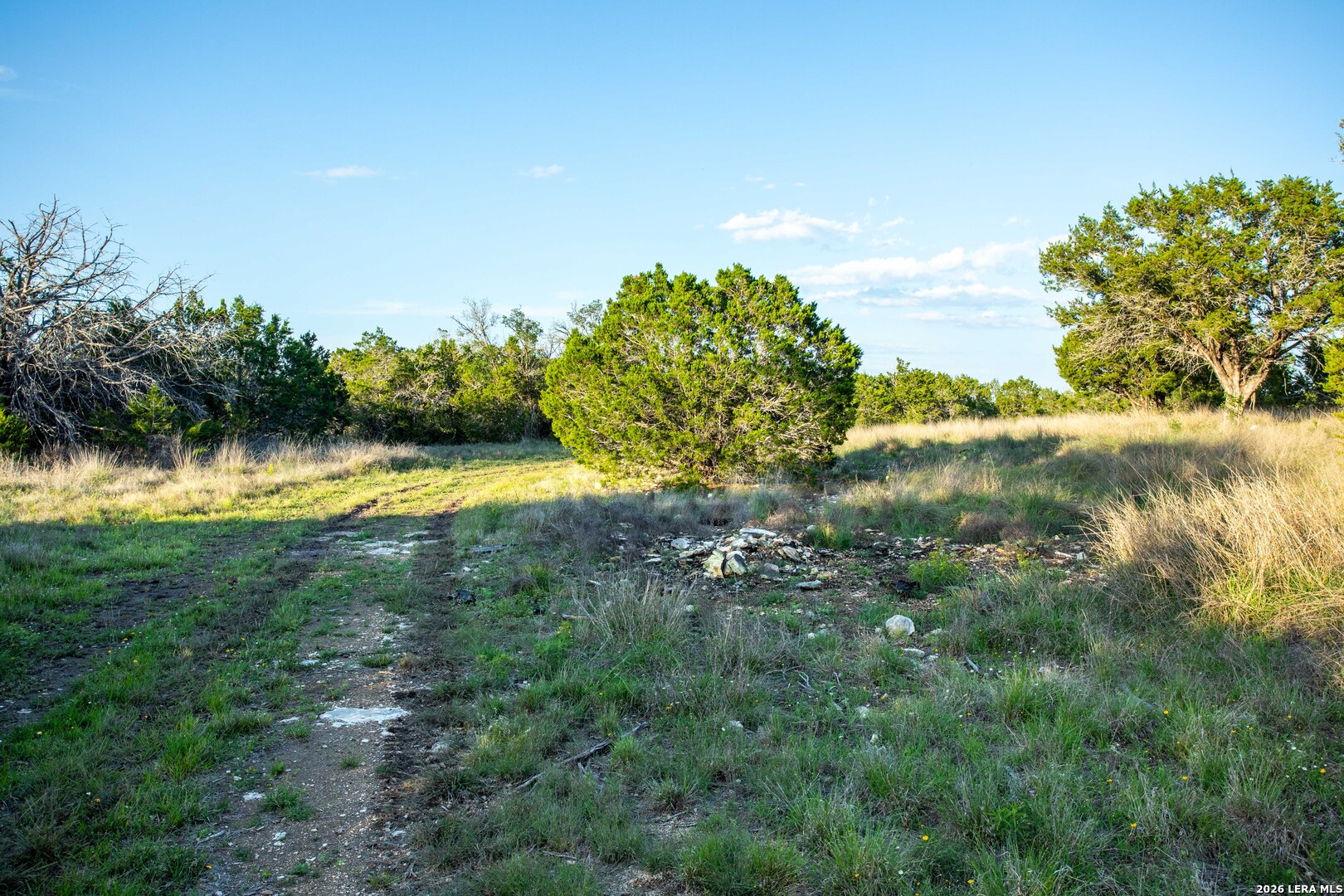 230 Camino Real, Junction, TX 76849