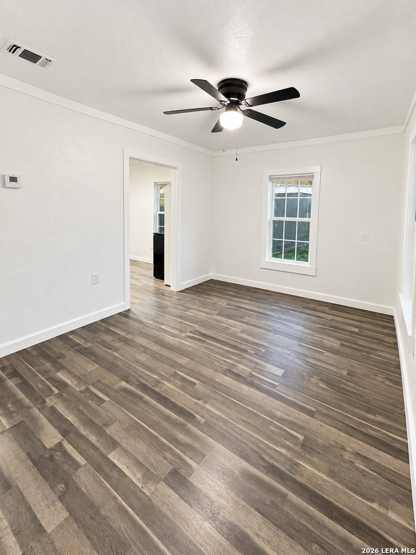 529 N SAN BERNARDO AVE, San Antonio, TX 78228