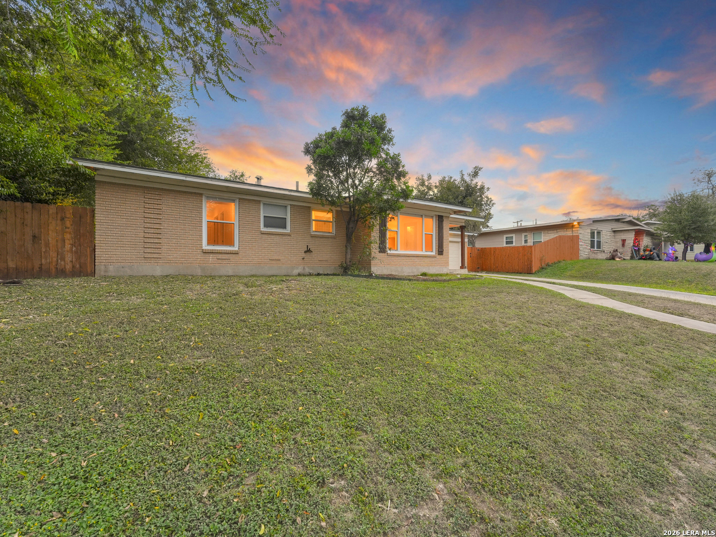 126 LONGRIDGE DR, San Antonio, TX 78228