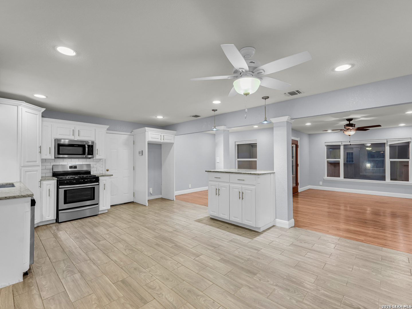 126 LONGRIDGE DR, San Antonio, TX 78228