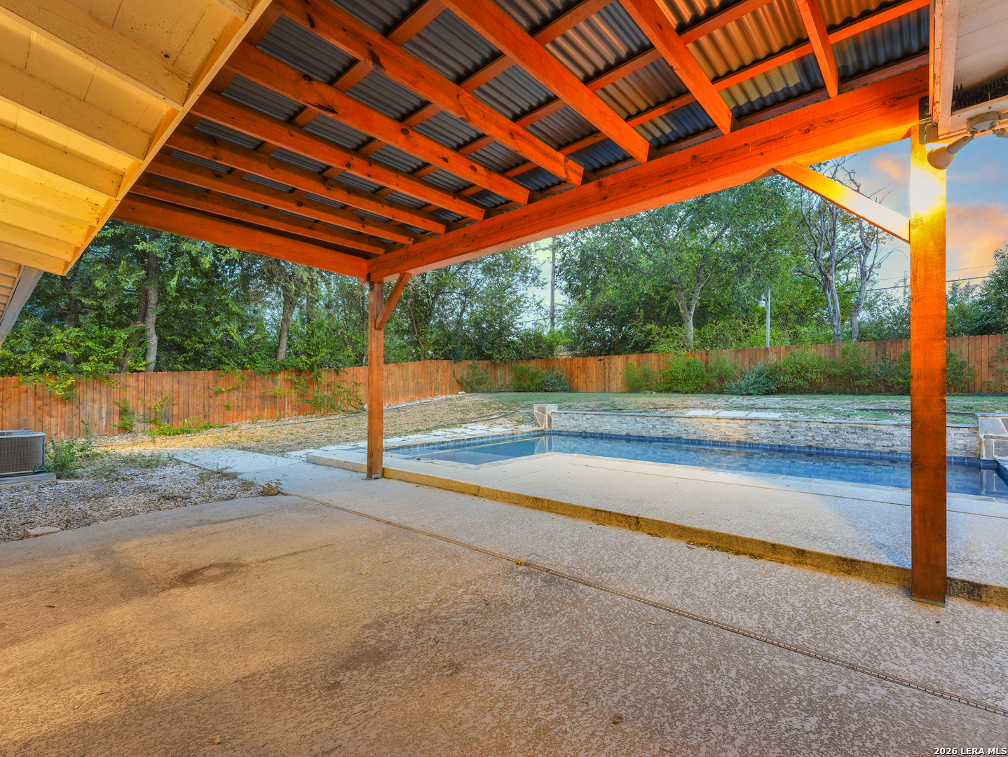 126 LONGRIDGE DR, San Antonio, TX 78228