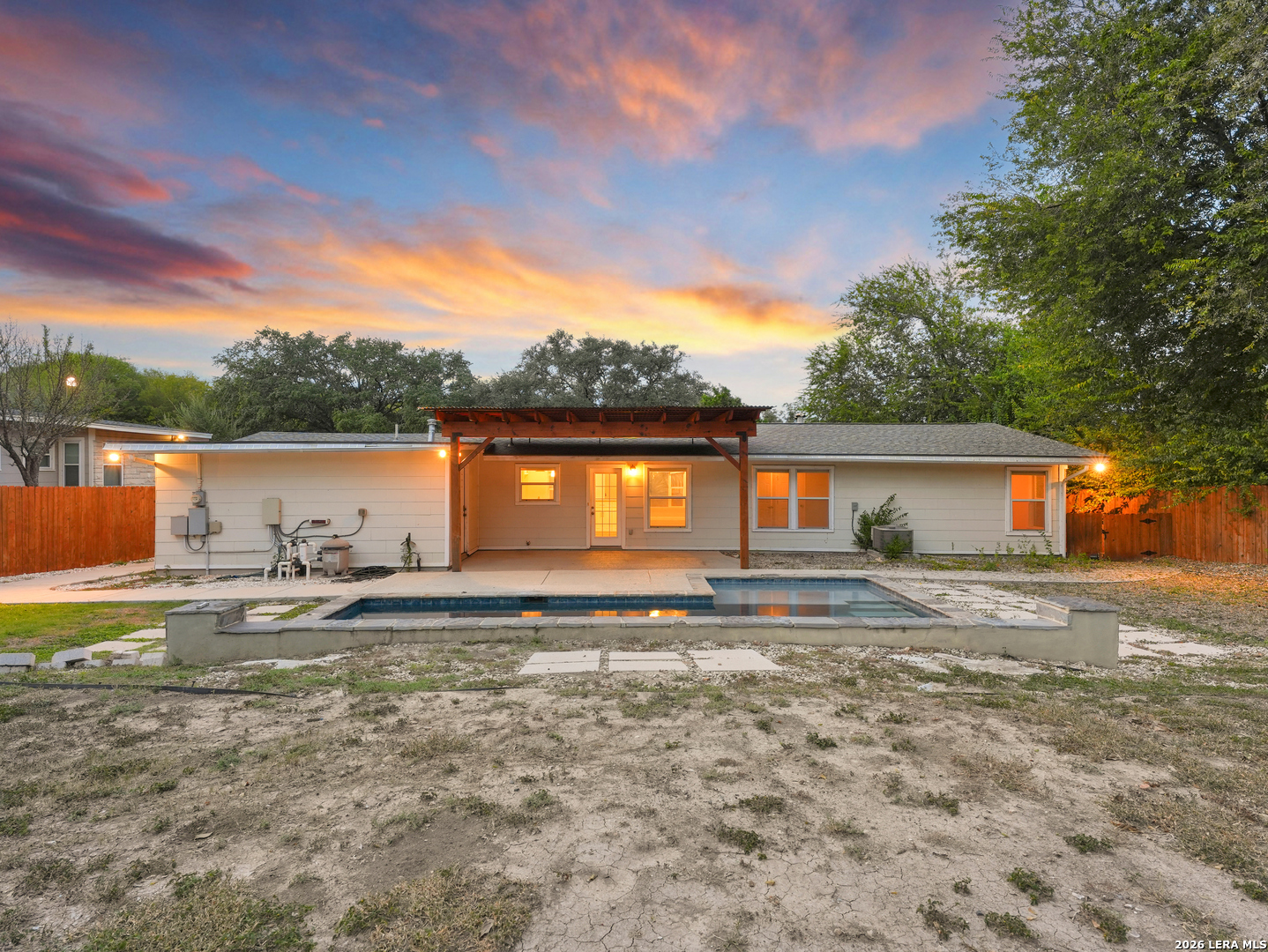 126 LONGRIDGE DR, San Antonio, TX 78228