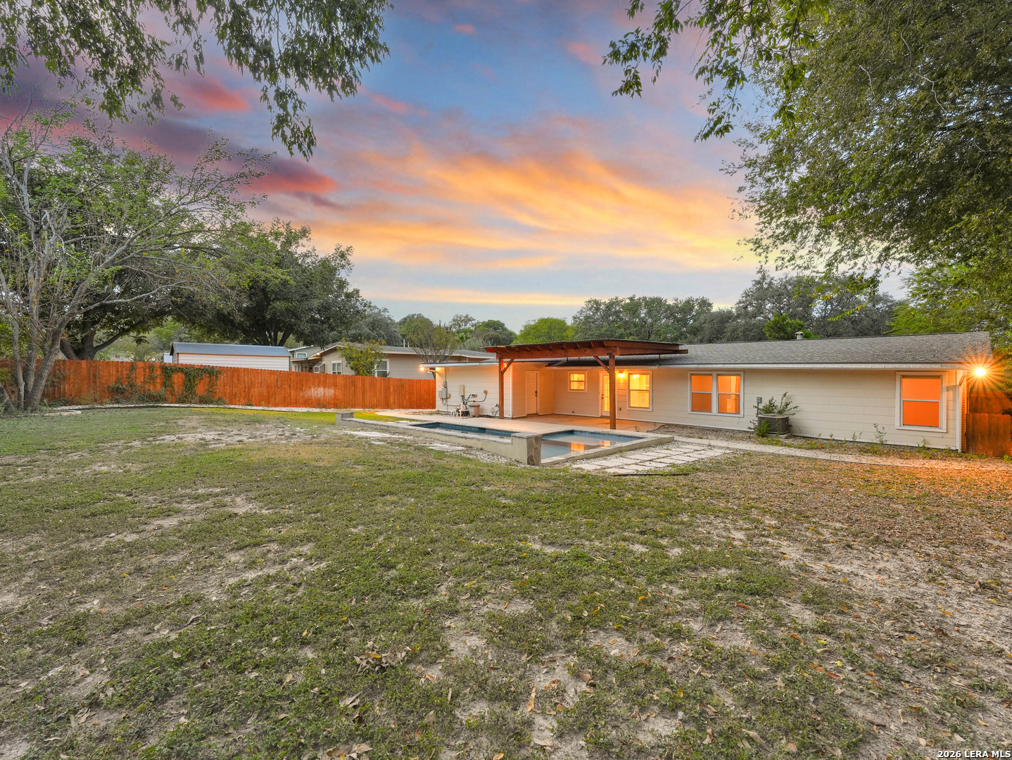 126 LONGRIDGE DR, San Antonio, TX 78228