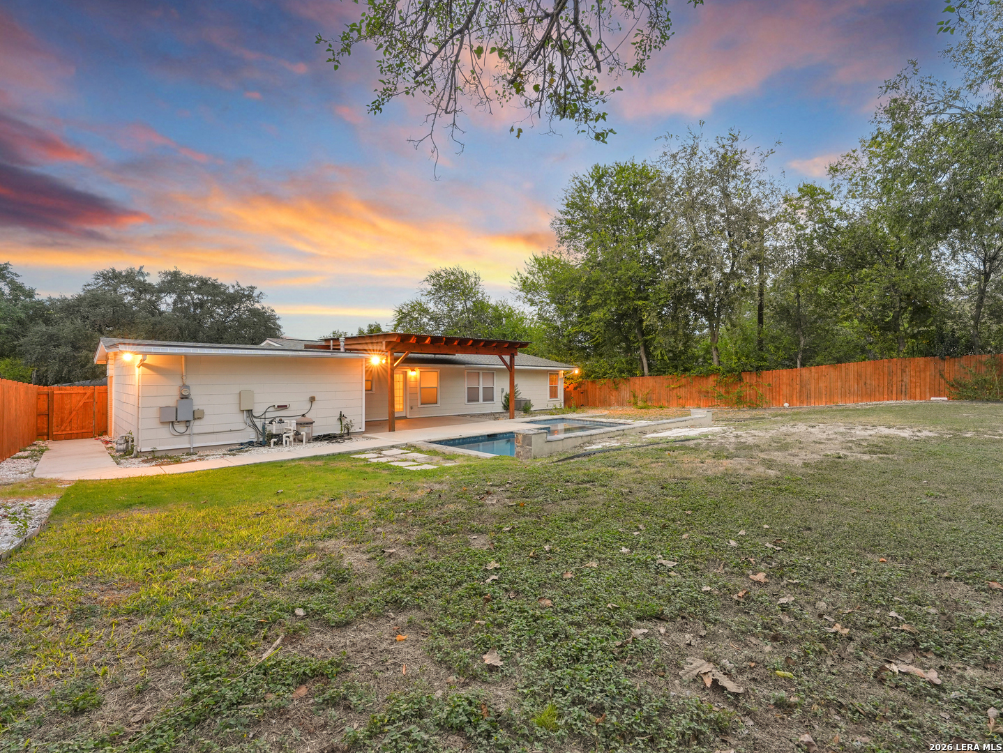 126 LONGRIDGE DR, San Antonio, TX 78228