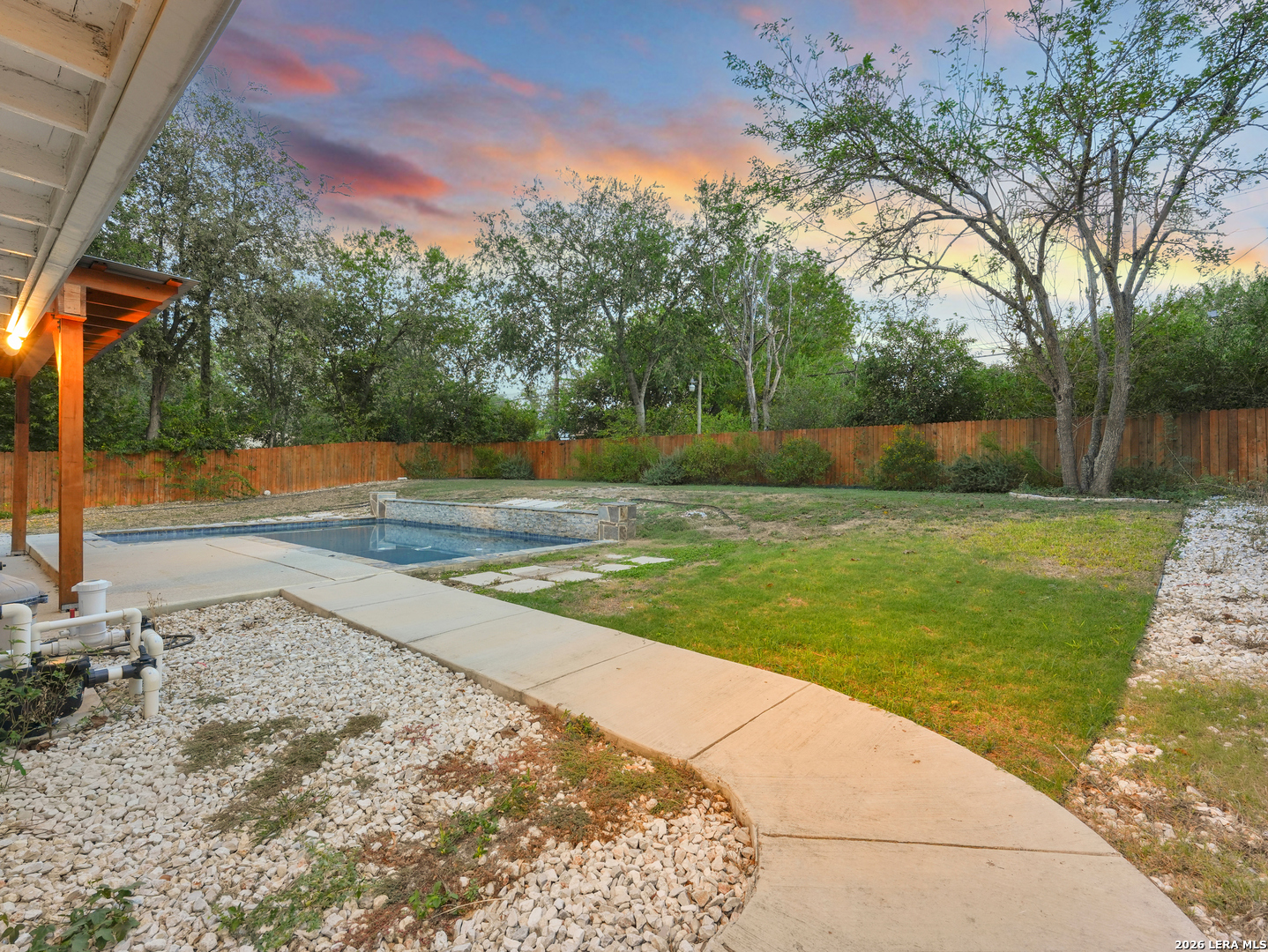 126 LONGRIDGE DR, San Antonio, TX 78228