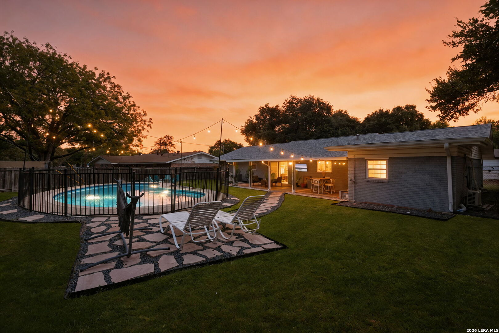 Property photo for 307 Montfort, San Antonio, TX