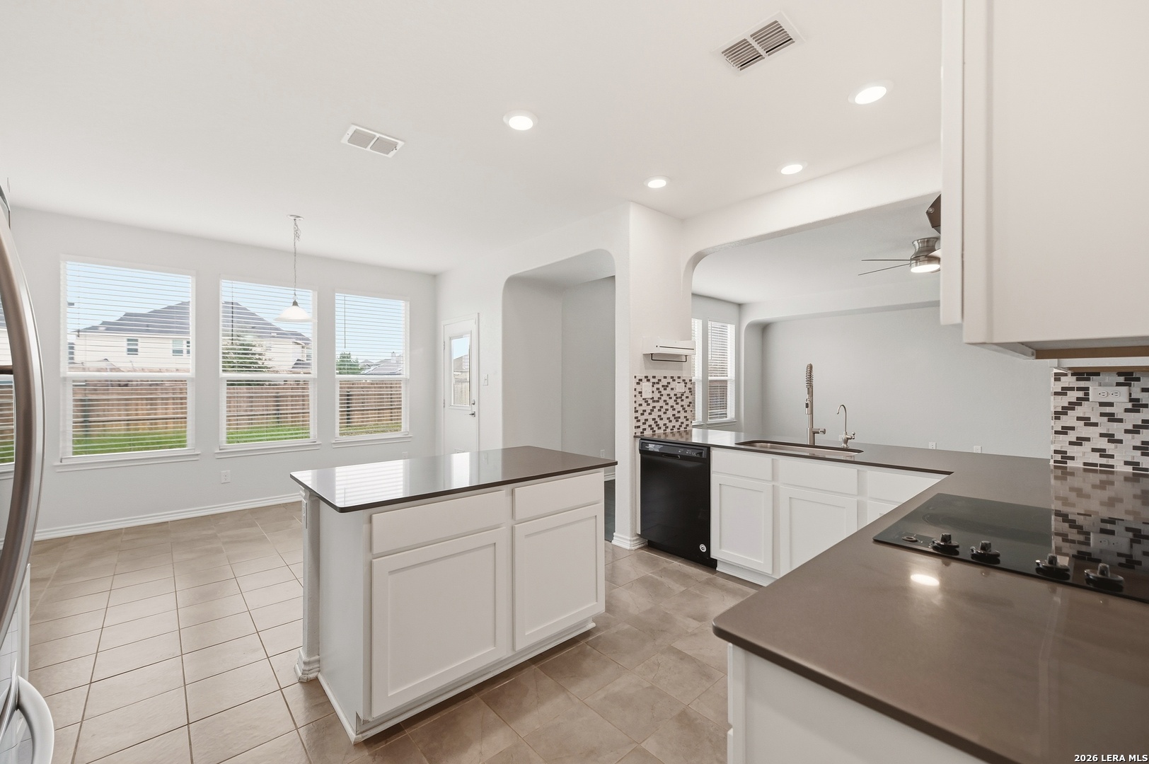 2077 OXBOW CIR, New Braunfels, TX 78130