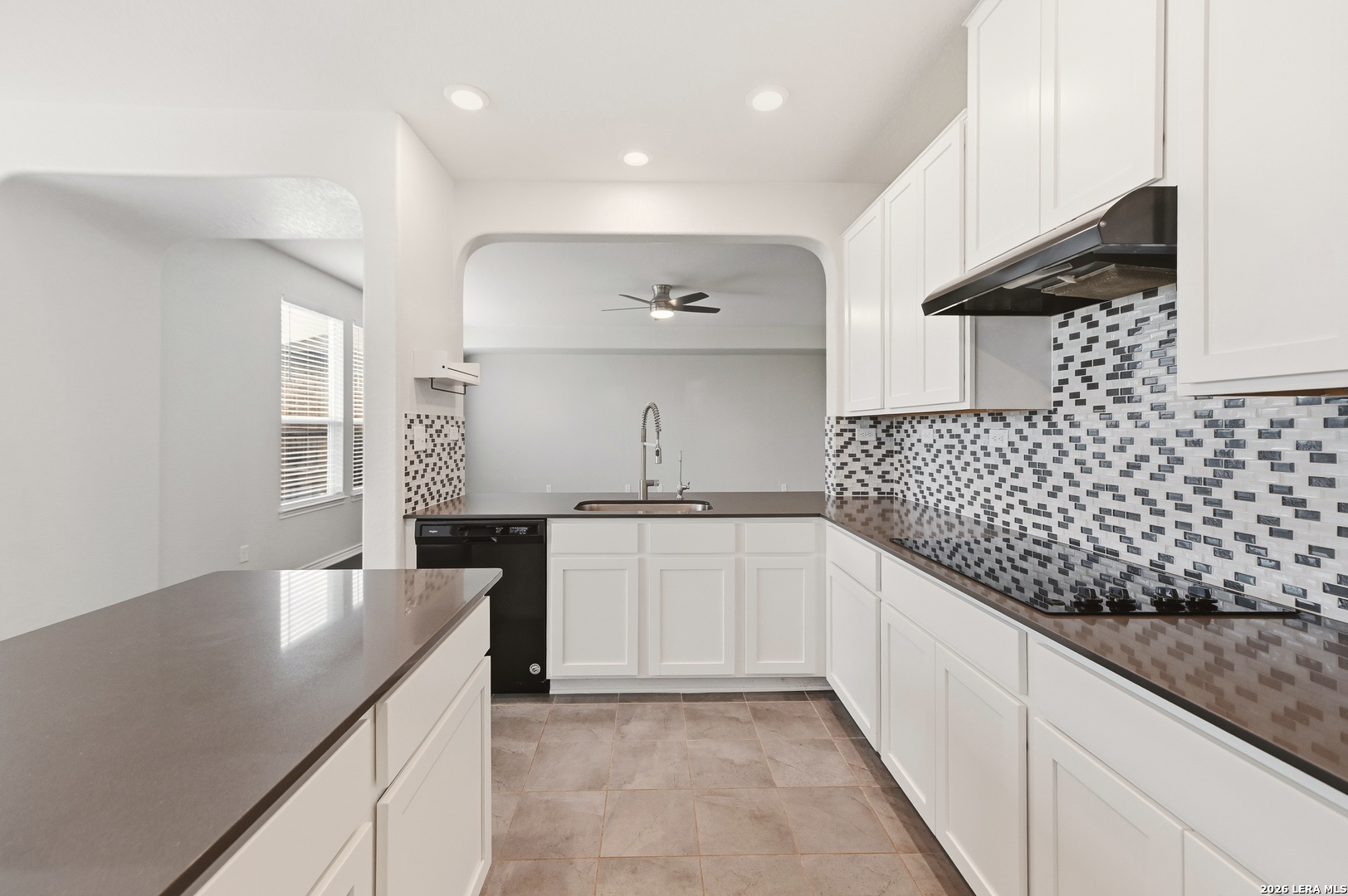 2077 OXBOW CIR, New Braunfels, TX 78130
