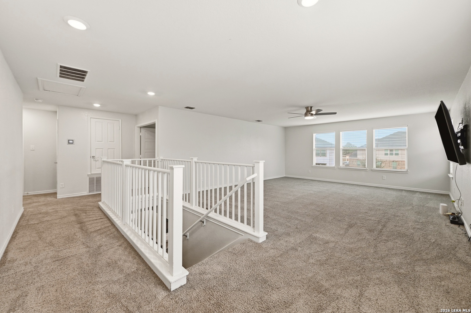 2077 OXBOW CIR, New Braunfels, TX 78130
