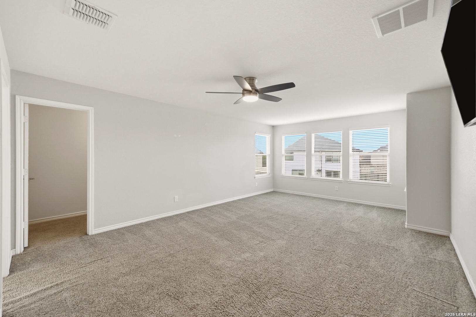 2077 OXBOW CIR, New Braunfels, TX 78130
