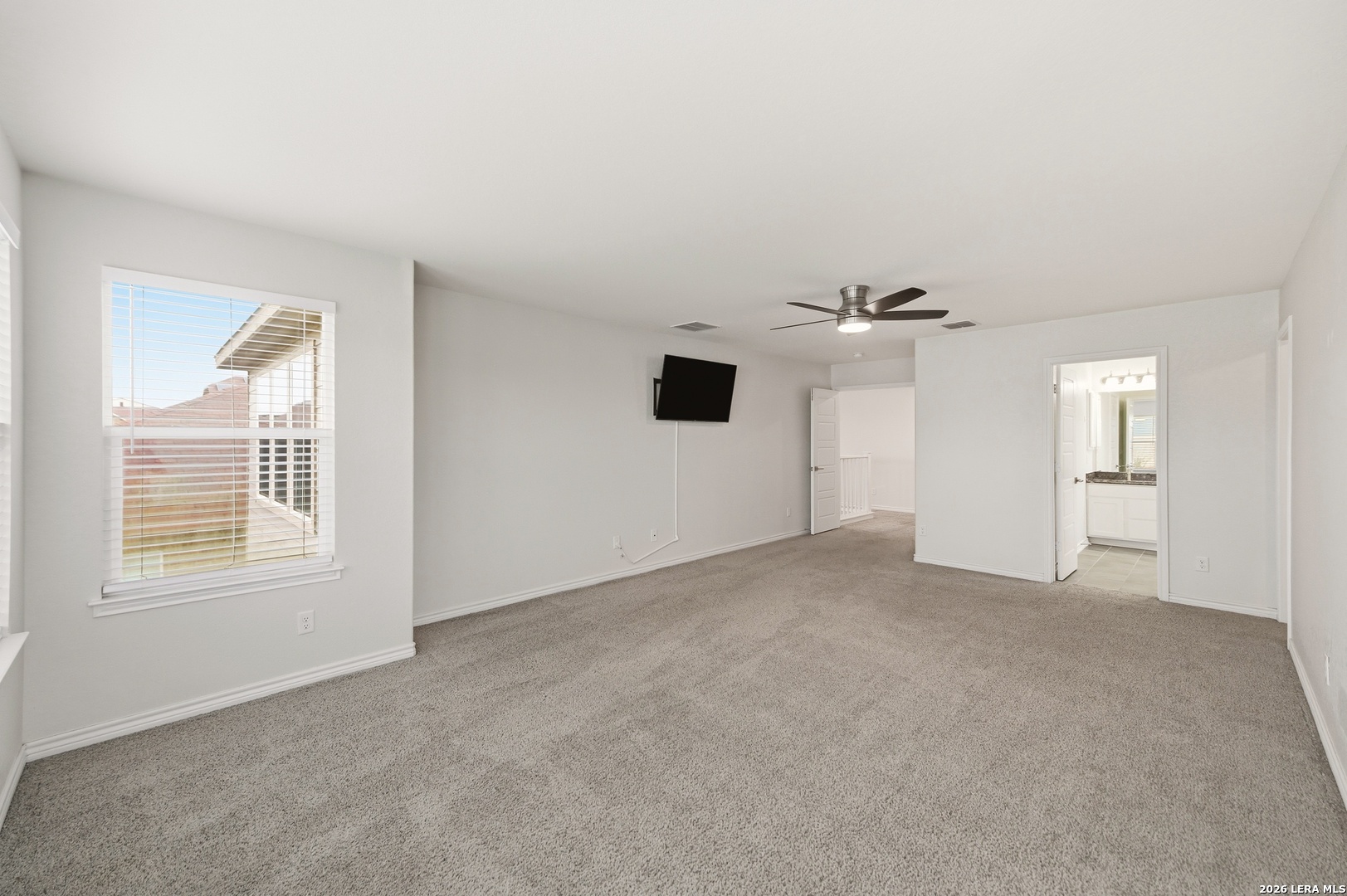 2077 OXBOW CIR, New Braunfels, TX 78130