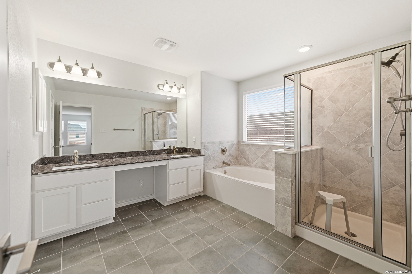 2077 OXBOW CIR, New Braunfels, TX 78130