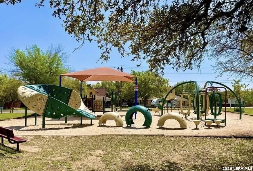 535 PARADISE DR, Canyon Lake, TX 78133
