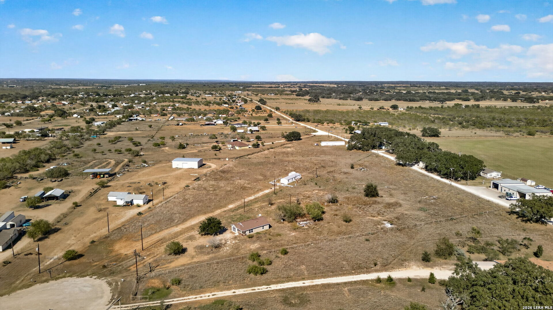 181 County Road 7751, Devine, TX 78016