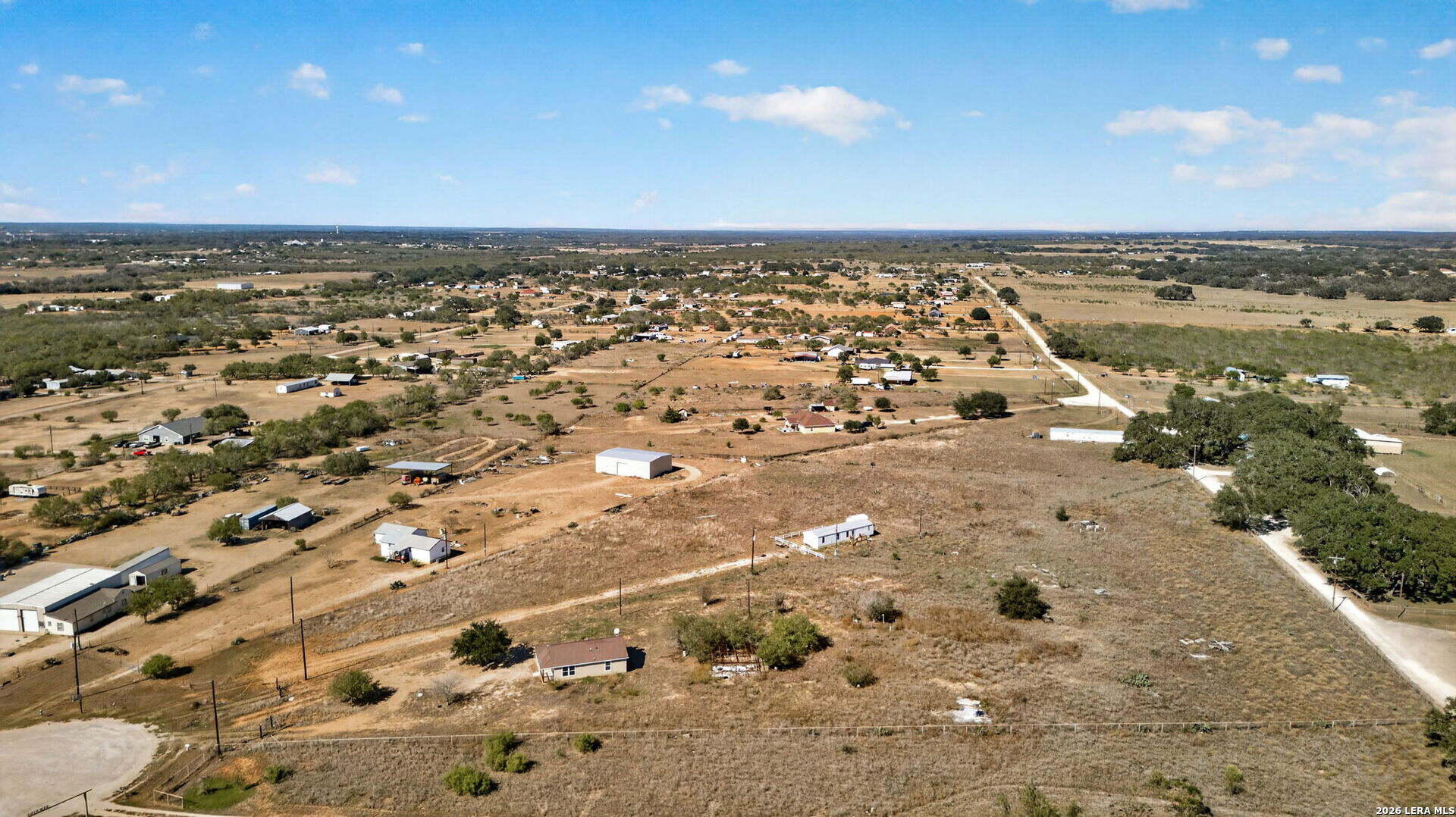 181 County Road 7751, Devine, TX 78016