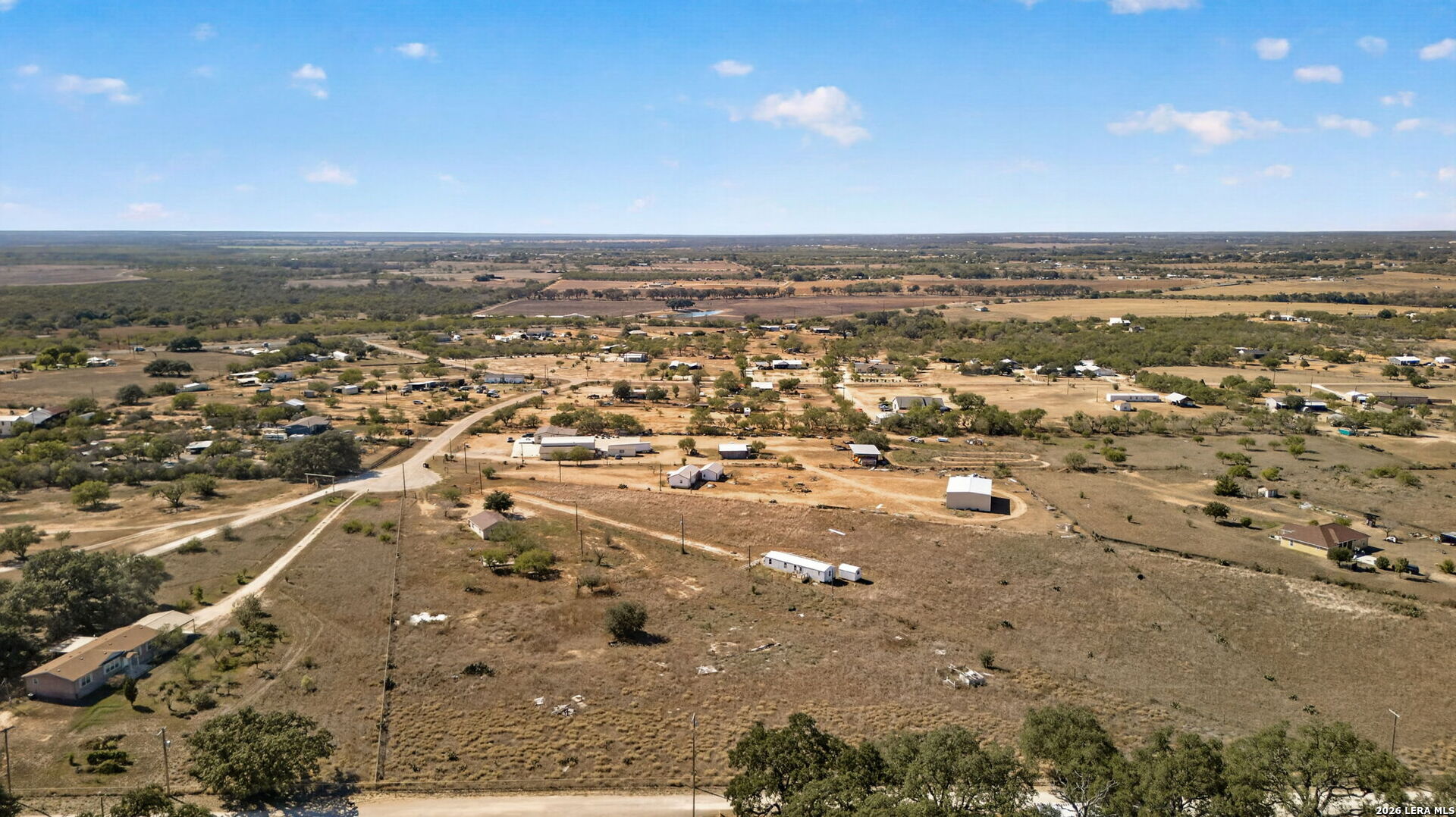 181 County Road 7751, Devine, TX 78016