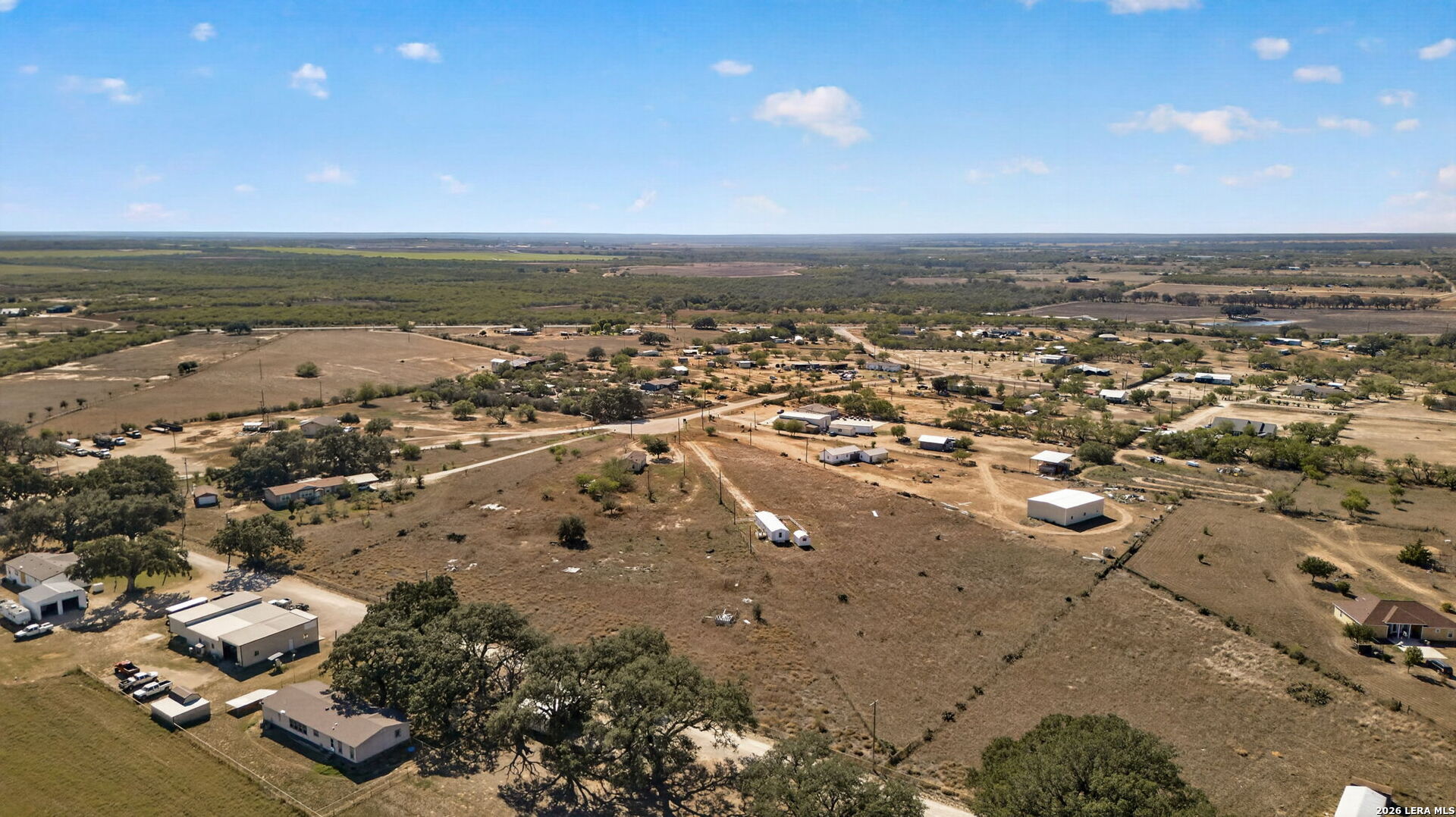 181 County Road 7751, Devine, TX 78016