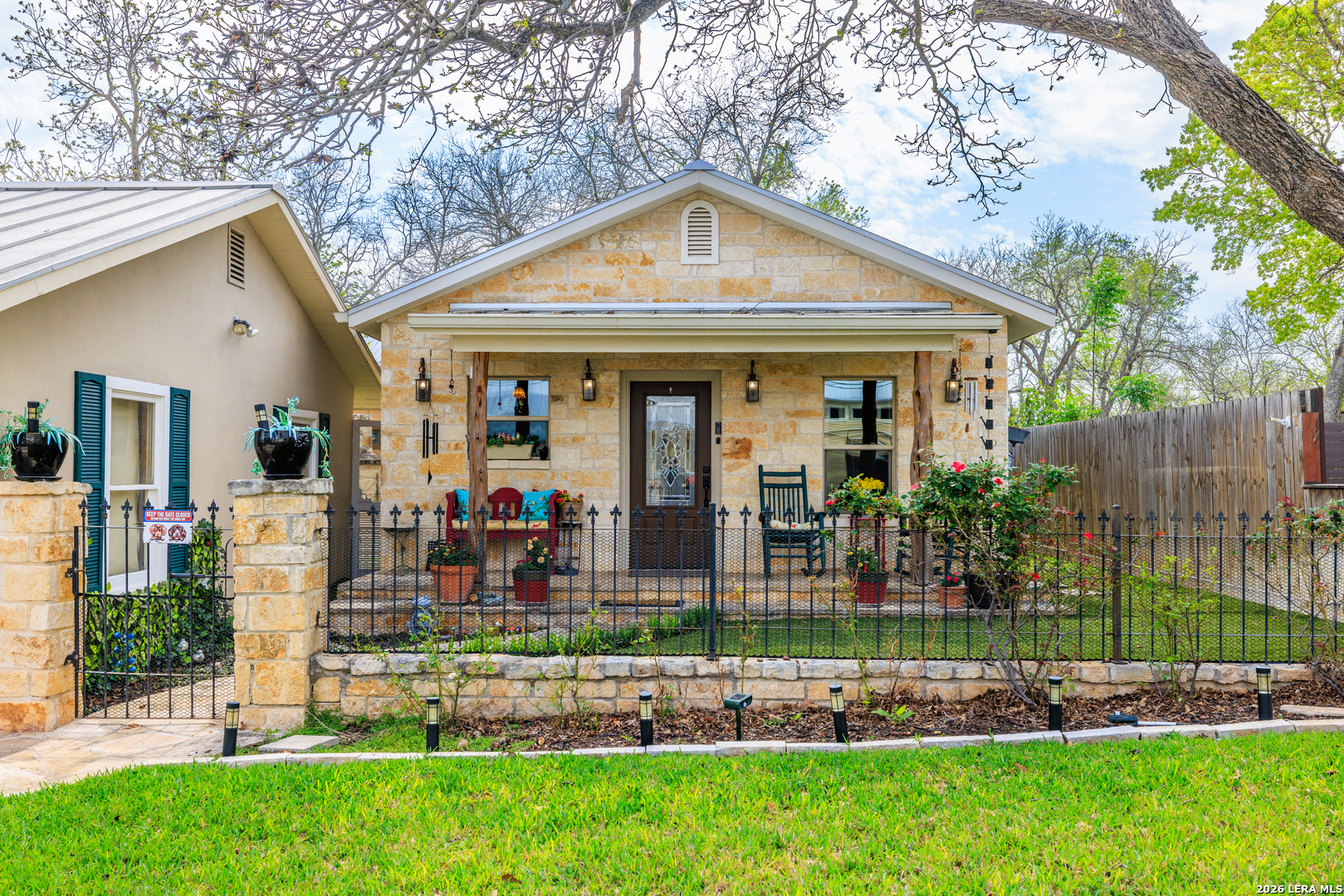 202 S BOWIE ST, Fredericksburg, TX 78624